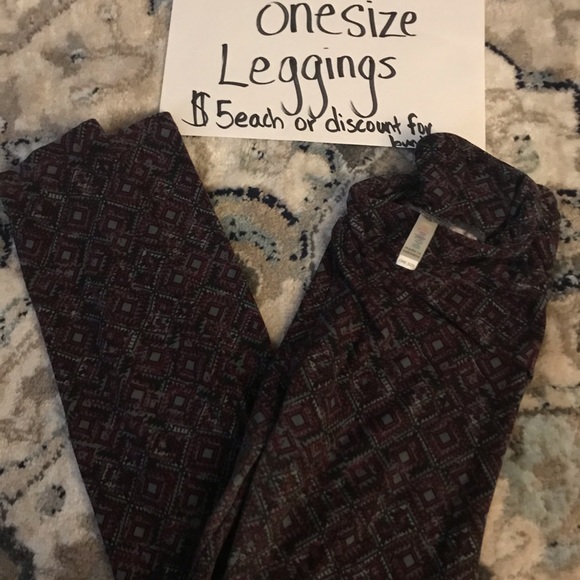 Women’s Lula Roe leggings one size - Picture 7 of 8